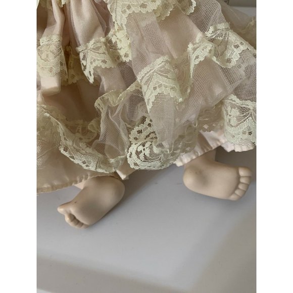 Vintage Porcelain Bradley’s Doll Big Eye Girl 10” Sitting Pouty - Picture 5 of 12